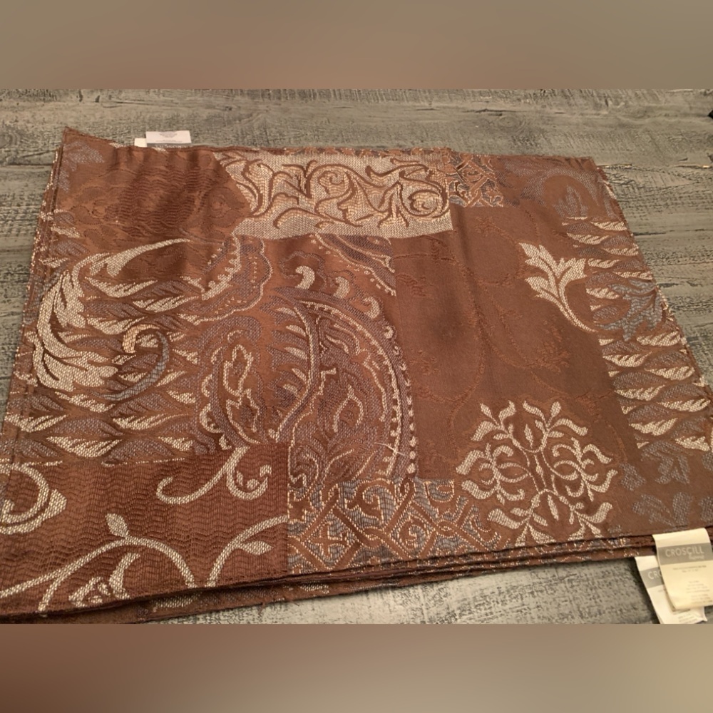 13” X 18” Table Placemats by Croscill Home, set of 4, Burgundy with old gol…